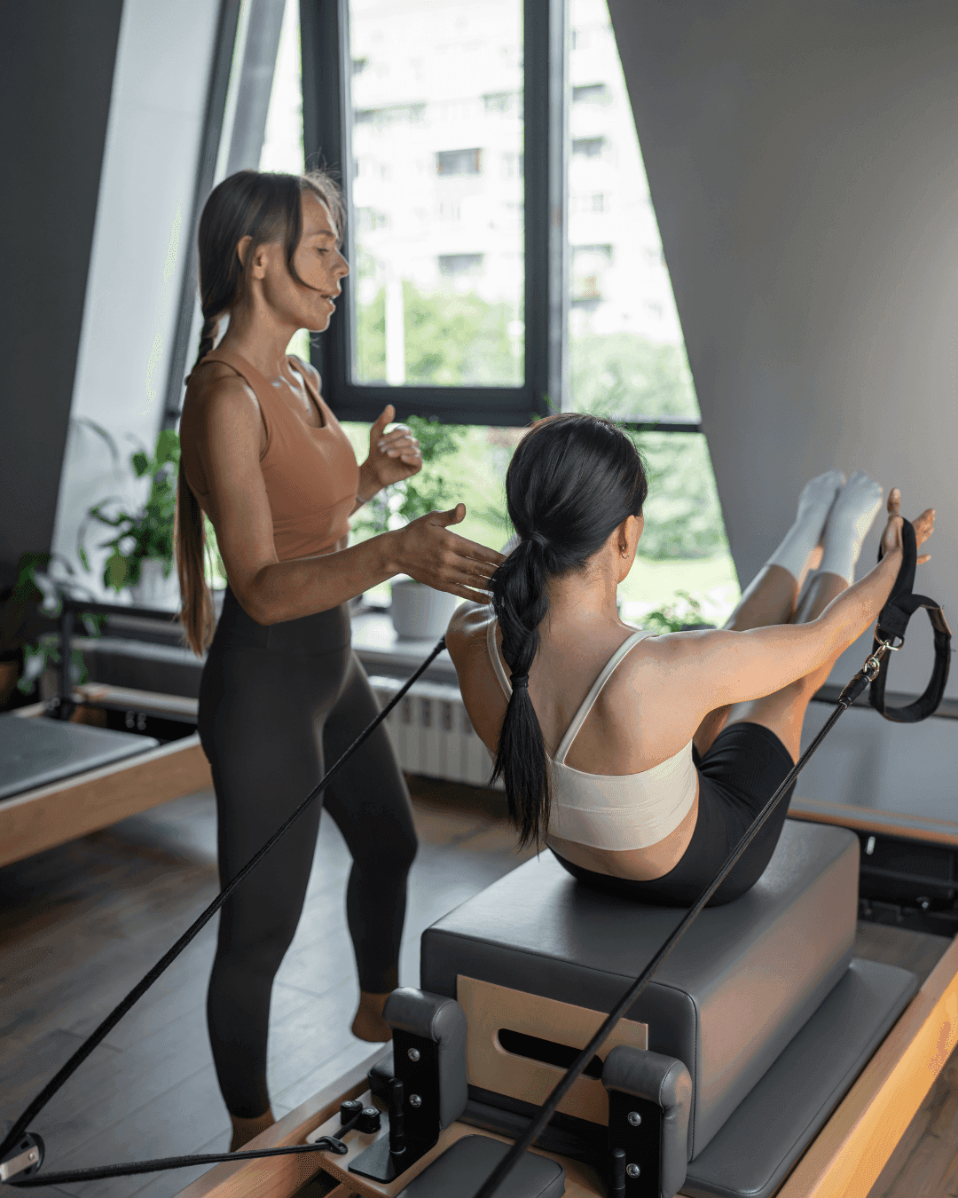 Dafi Cadde Studio Kadıköy Caddebostan'da fizyoterapist eşliğinde reformer pilates dersi